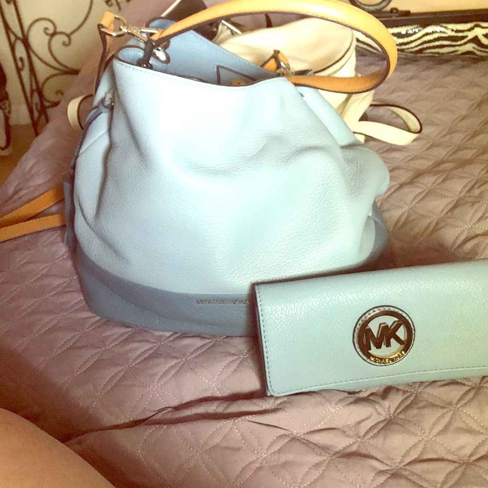 Purse with wallet very good condition almost new